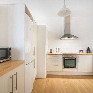 Apartamento de 2 Dormitorios en Primer Piso